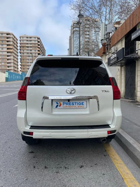 2017 Toyota Prado, view 2