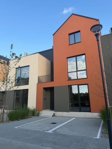 Vilă 4 camere de inchiriat Petrom City - foto 1
