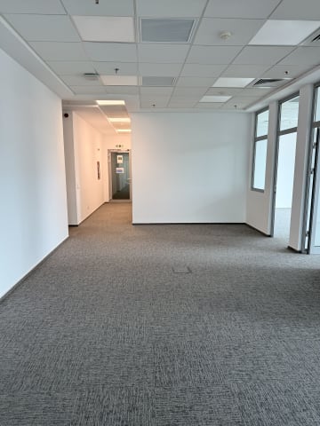 De vânzare | Cladire de birouri randament 8,18% - foto 12