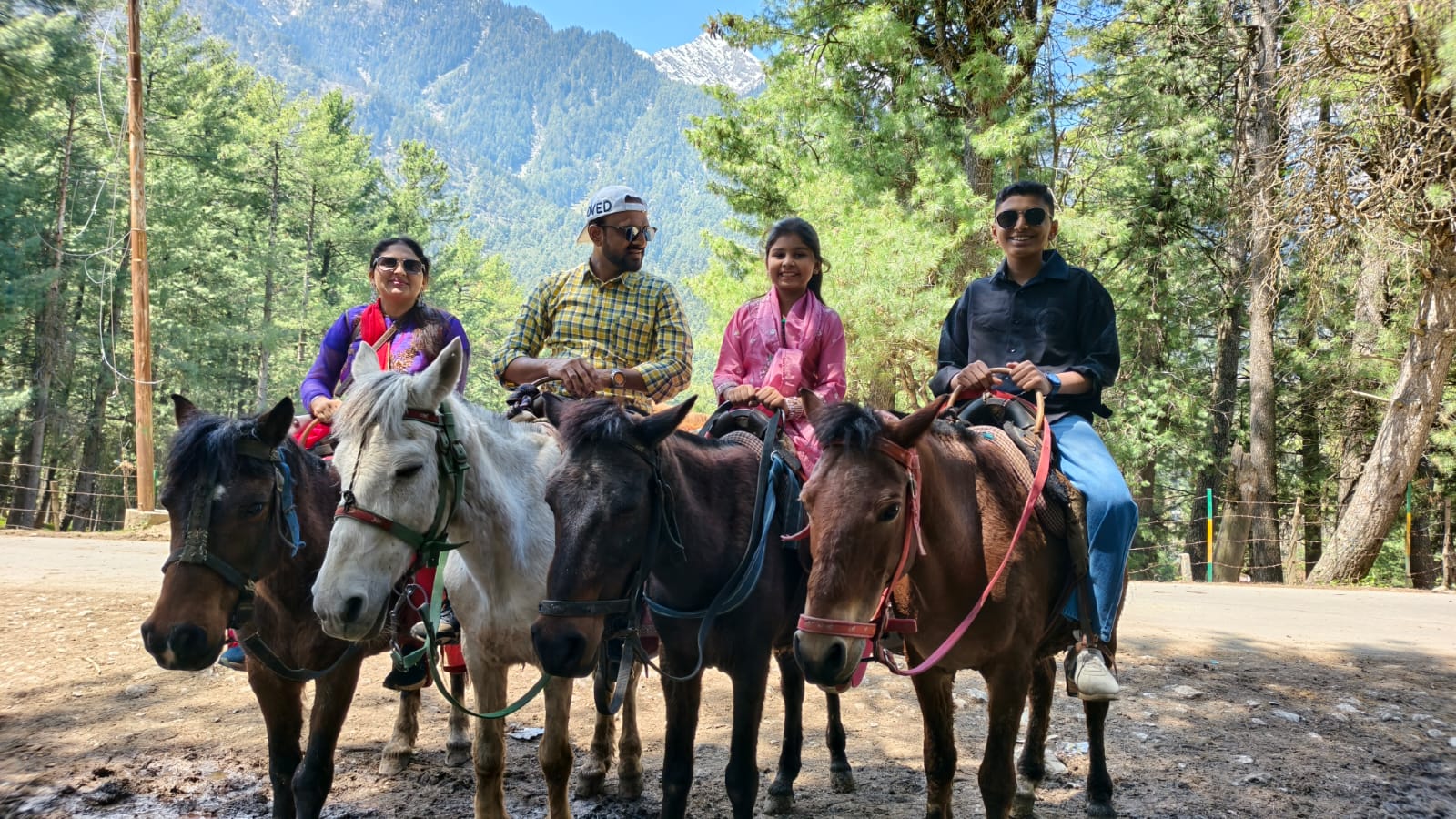 Kashmir winter travel moment