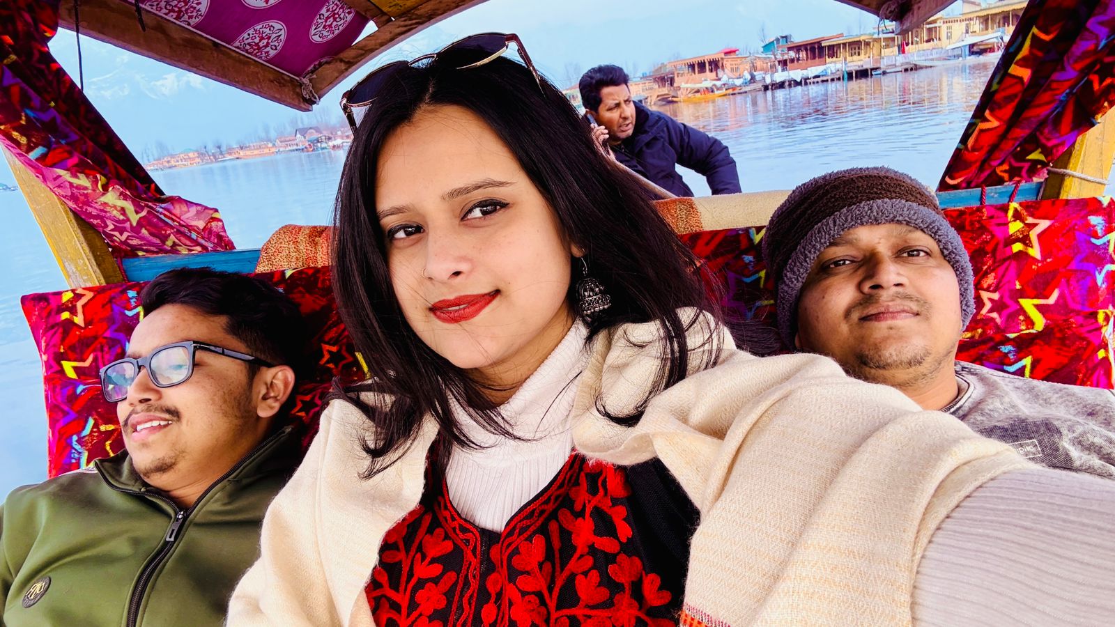 Kashmir houseboat travel moment