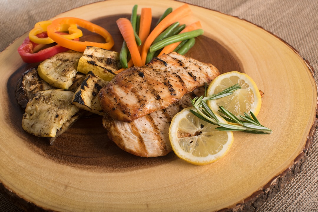 Dieta alta en proteína para adultos mayores: saciedad y longevidad