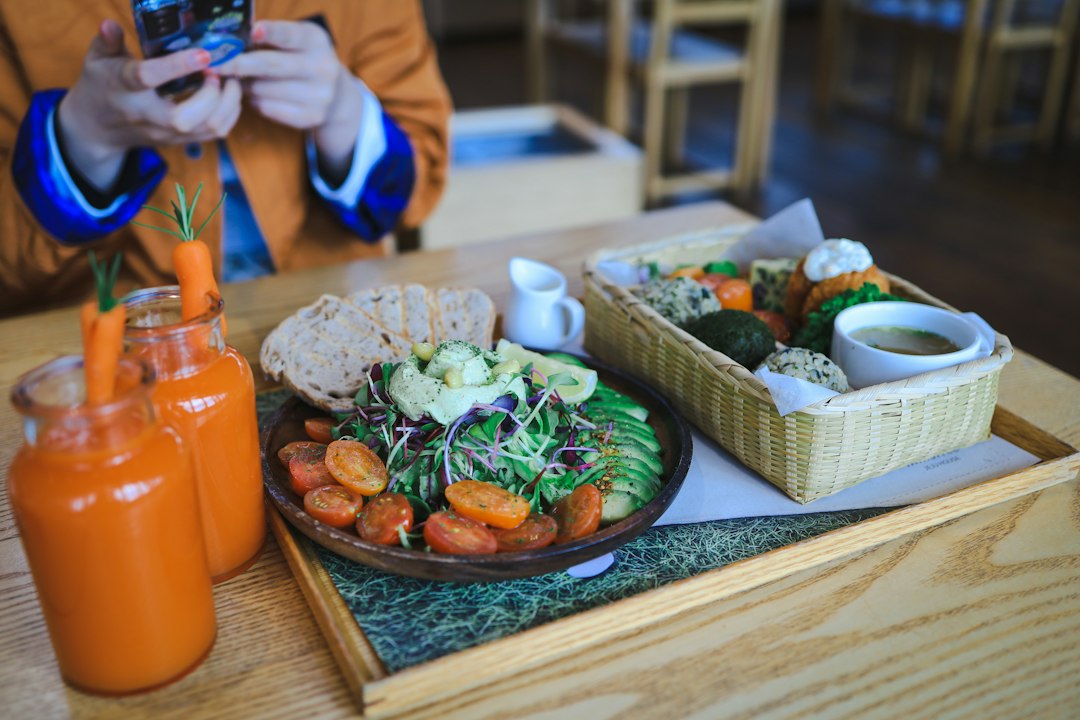 11 Alimentos que Ayudan a Controlar el SIBO de Forma Natural