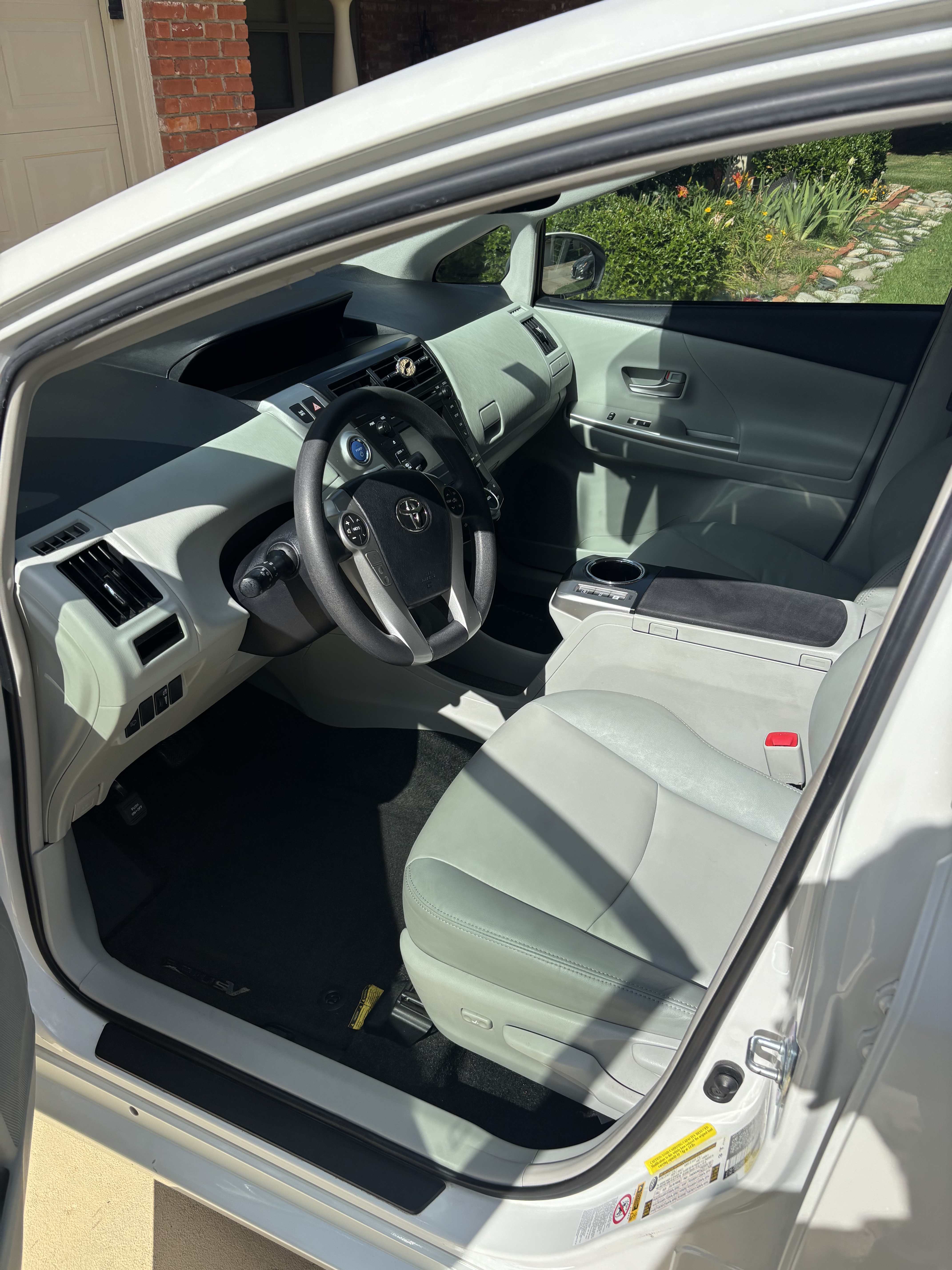 Professional auto detailing before and after