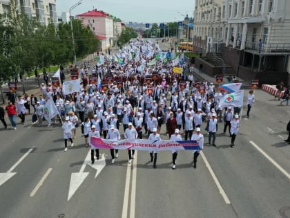 Парад медицинских работников в честь профессионального праздника Дня Медицинского работника.