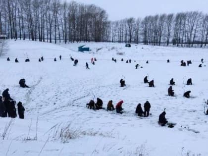 В Илишевском районе прошли зимние игры по рыбной ловле