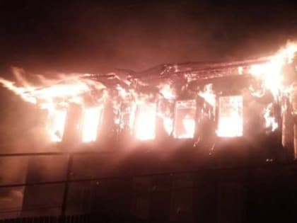 В Уфе из-за пожара в жилом доме эвакуировали 18 человек