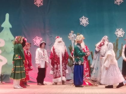 Детская театральная студия “Росинка” показала спектакль “Двенадцать месяцев”, по одноименной сказке С.Маршака.