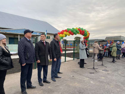 В рамках партпроекта «Городская среда» в Караидельском районе состоялось открытие сквера и детской площадки