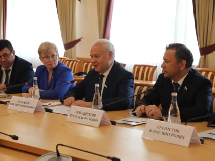 Константин Толкачев провел встречу с парламентской делегацией Азербайджана