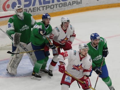 "Торос" в упорной борьбе уступил "Ижстали"