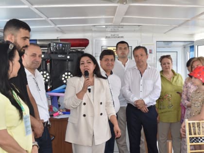 Рустем Ахмадинуров помог организовать праздничную прогулку на теплоходе для детей участников СВО