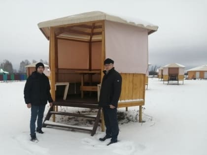 В одном из самых красивых мест Башкирии построили глэмпинг