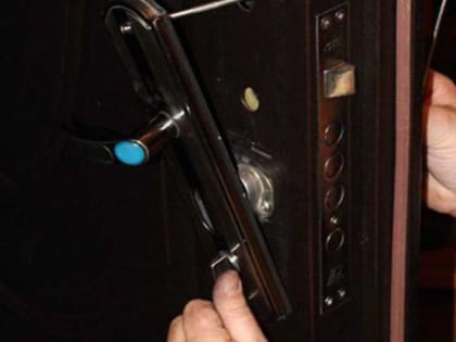 В Сибае двое детей оказались запертыми в квартире