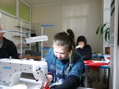 Первые изделия инклюзивной мастерской – для нужд СВО