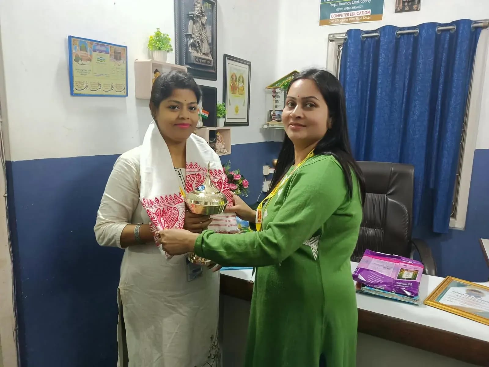Orphosys abacus trainer receiving awards