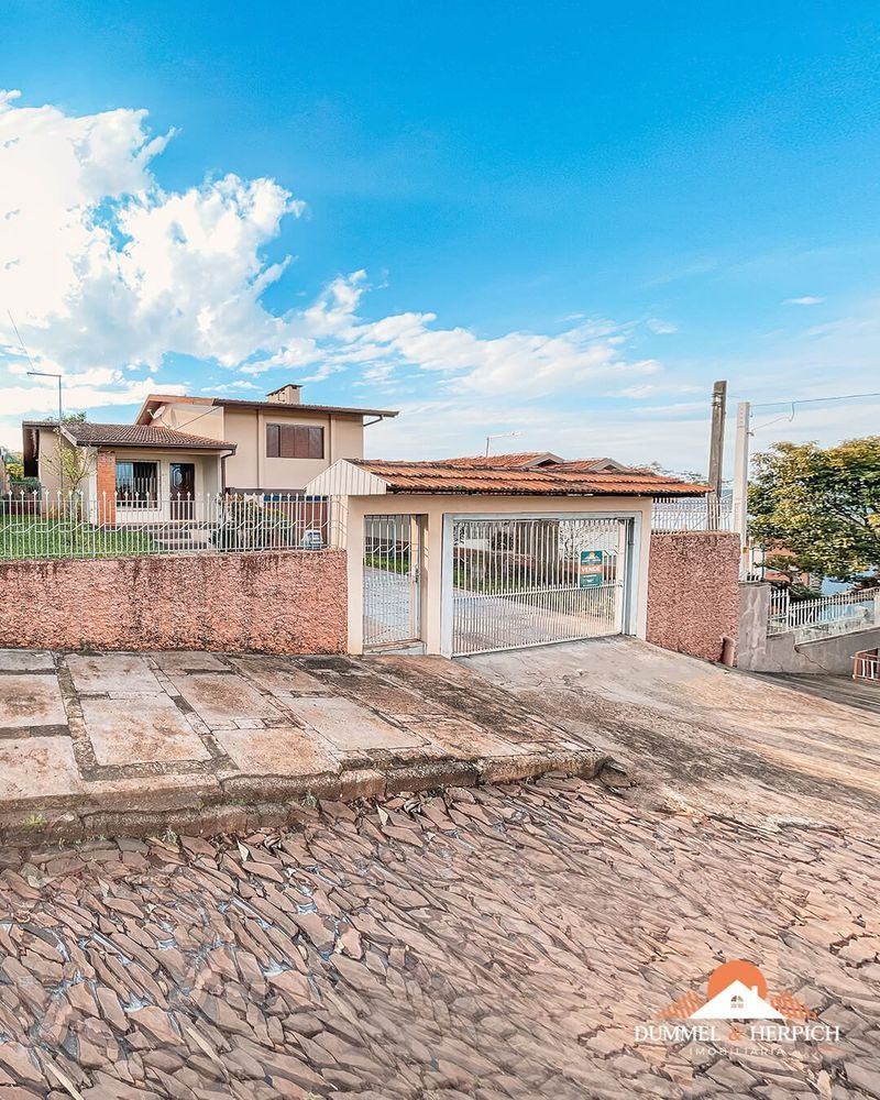 casa em Santa Rita, Três de Maio, RS - 🔖 À VENDA | CASA AMPLA NO BAIRRO SANTA RITA EM TRÊS DE MAIO
