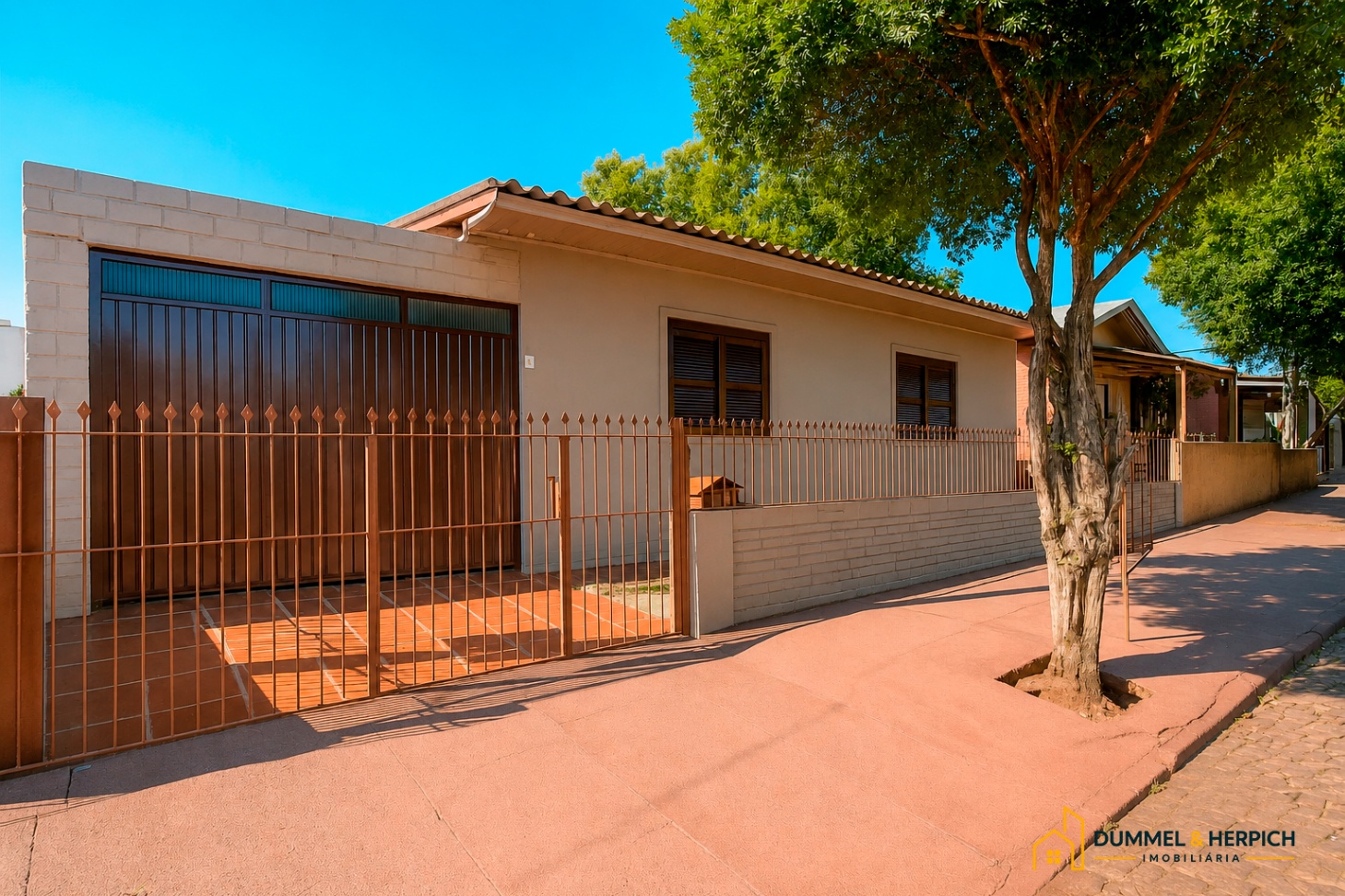 casa em São Francisco, Três de Maio, RS - 🔖 À VENDA | CASA + 2 KITNETS EM TRÊS DE MAIO