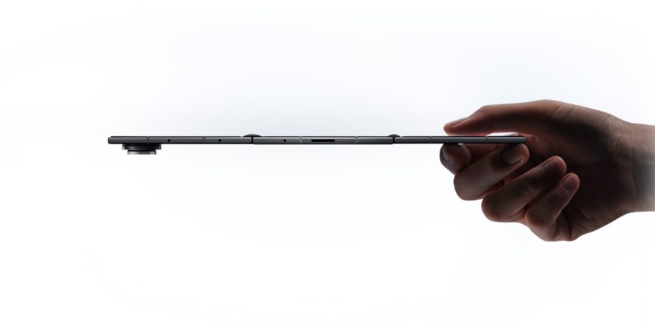 Livestream Fold Test Exposes Galaxy Z TriFold Hinge Limits