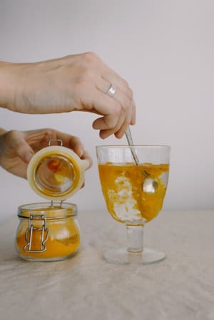 ginger and turmeric tea