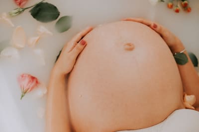 bath a natural way to relieve pregnancy symptoms