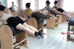 Barile a Scala Pilates Portatile e Regolabile in Legno d’Acero - Anteprima Video