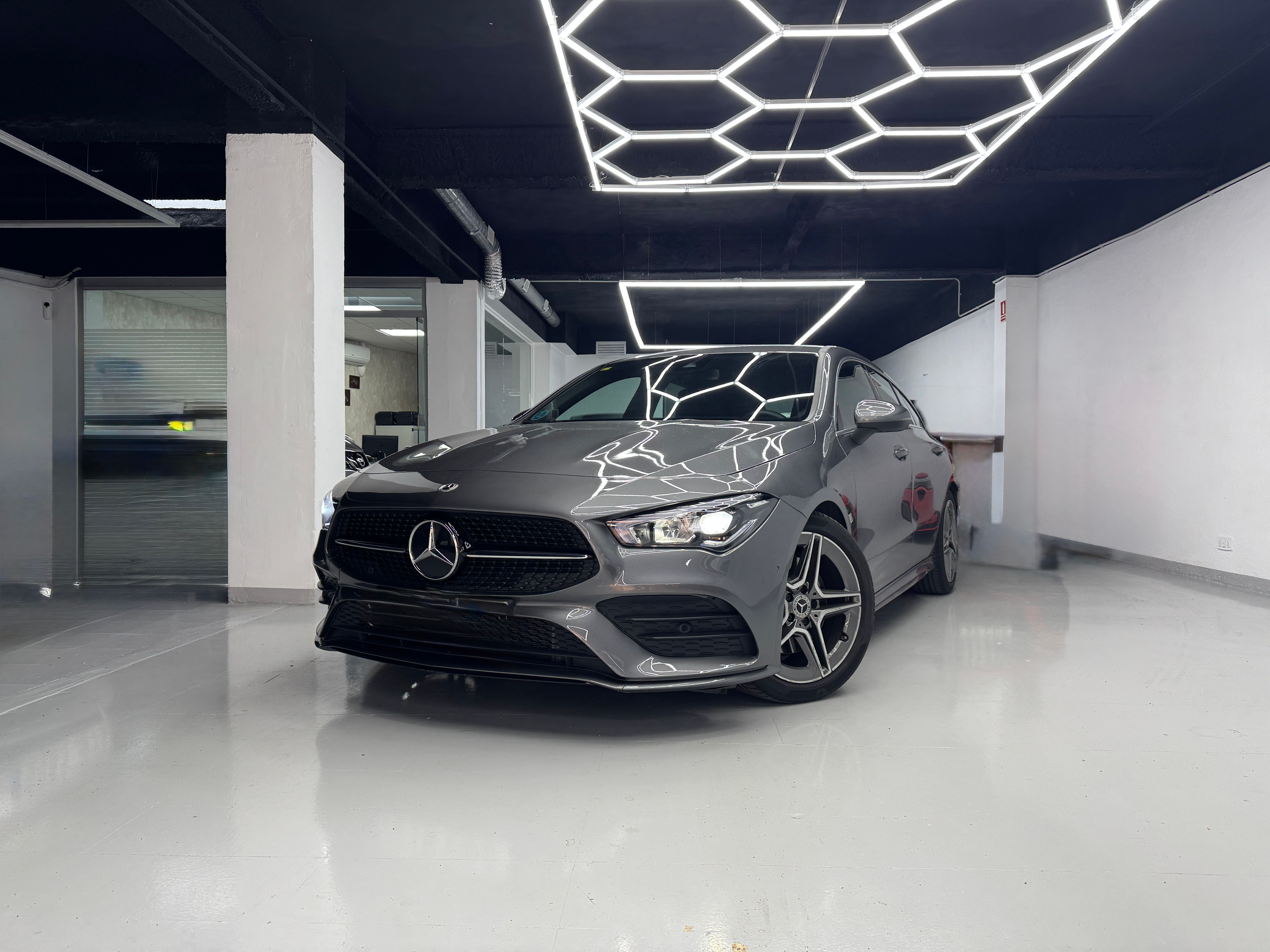 Coche de segunda mano Mercedes CLA en Barcelona - Vista 1