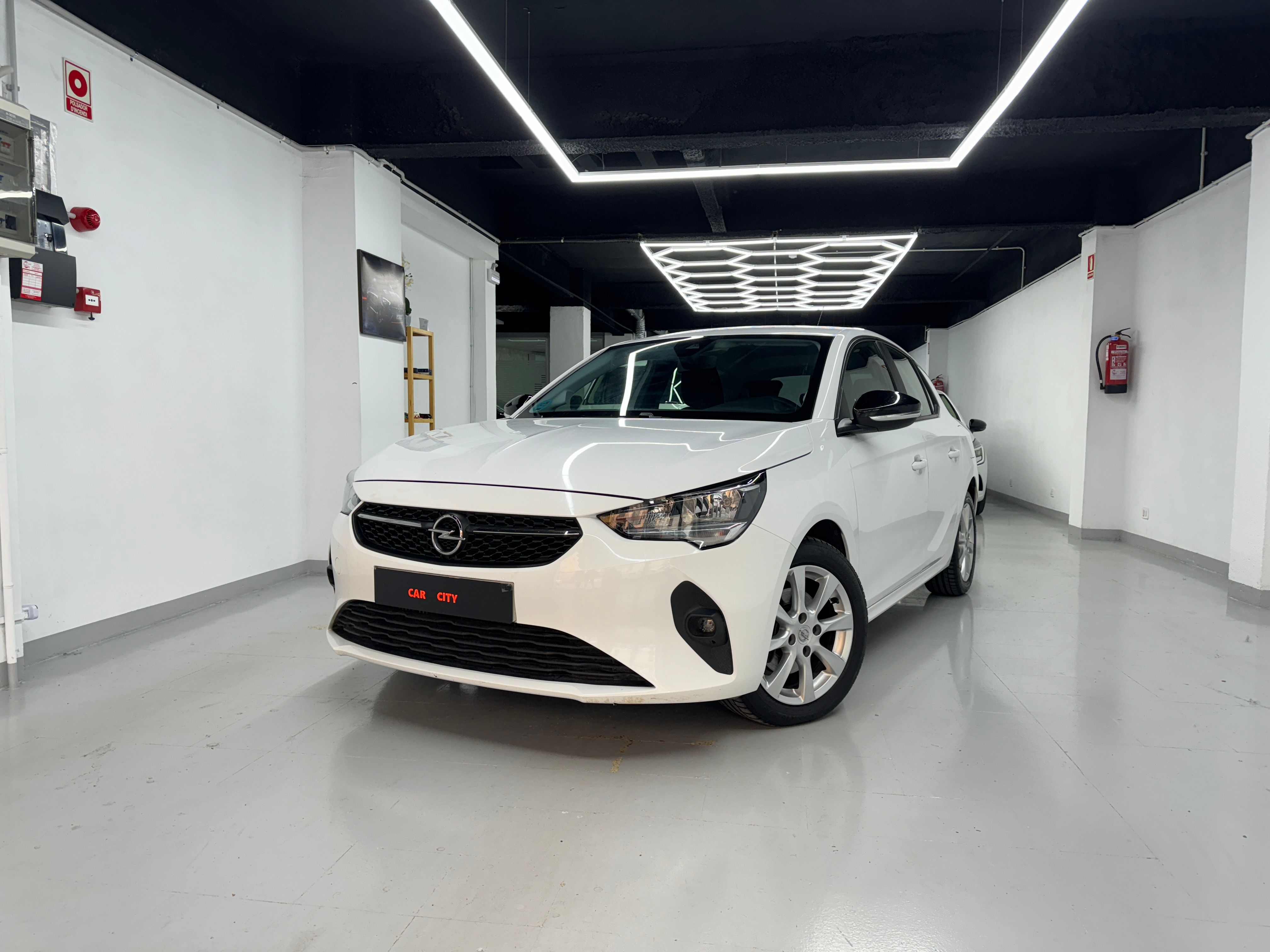 Coche de segunda mano Opel Corsa en Barcelona - Vista 1