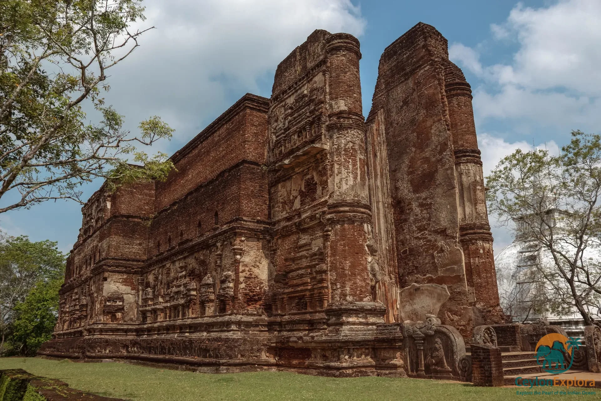 Lankatilaka Vihara Polonnaruwa