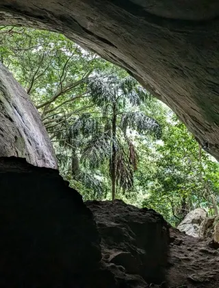 Rawana Ella Cave