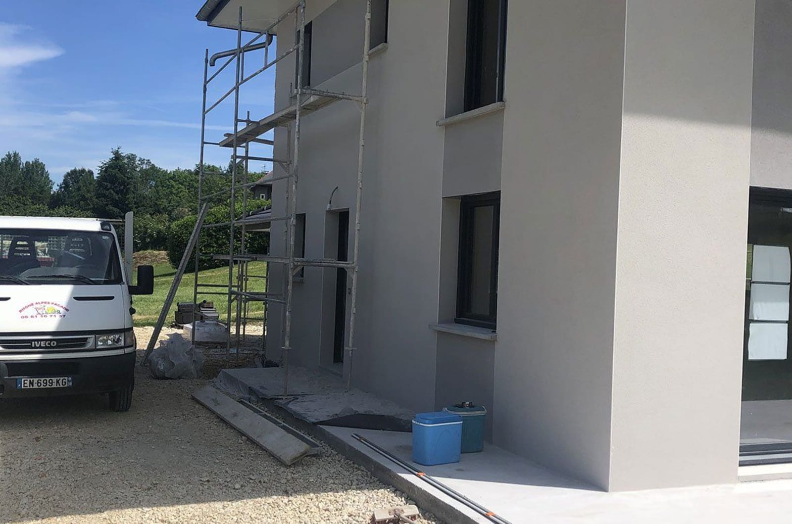 Façade nettoyée et protégée : valorisation du bien immobilier