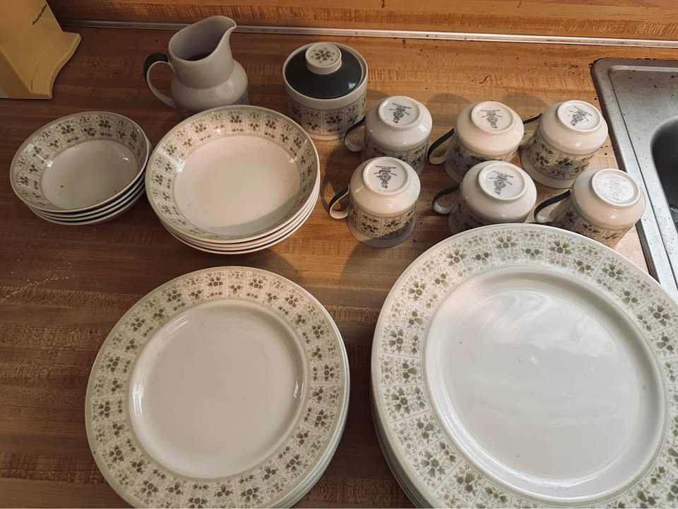 Royal Doulton China photo 2