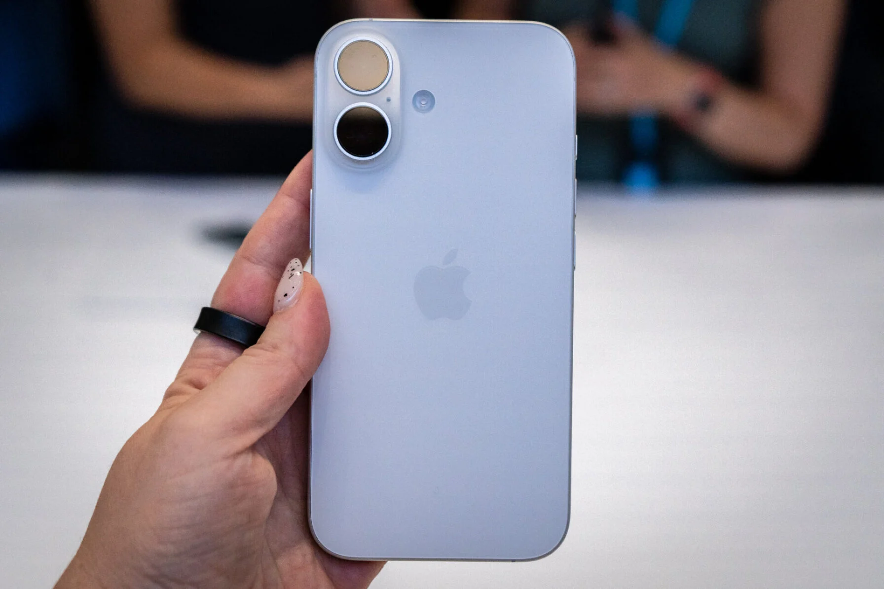 iphone 16 pro