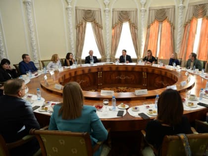 Евгений Куйвашев рассказал о развитии знаковых для Свердловской области проектов на встрече с уральскими журналистами в День печати