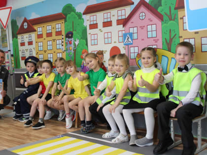 Александр Каптюг принял участие в открытии кабинета по безопасности дорожного движения в посёлке Восточный Сосьвинского муниципального округа