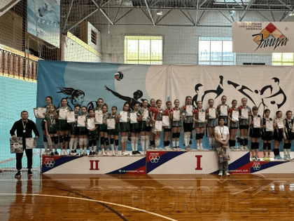 Полевчанки стали лучшими на турнире волейболисток