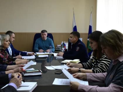 Участники заседания рабочей группы в администрации округа обсудили актуальные  вопросы, касающиеся выплаты заработной платы