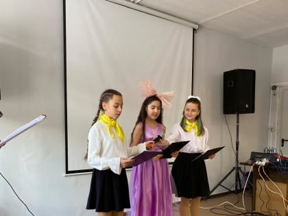 Поздравили энергетиков.