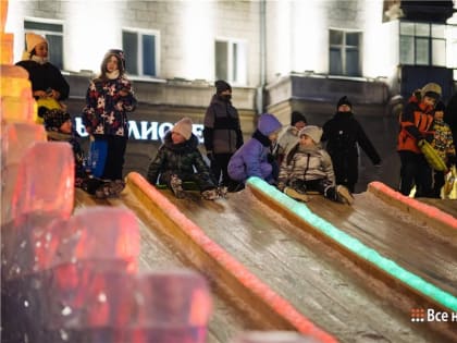 Все горки ледового городка в Нижнем Тагиле открыты после оттепели, но всё может измениться