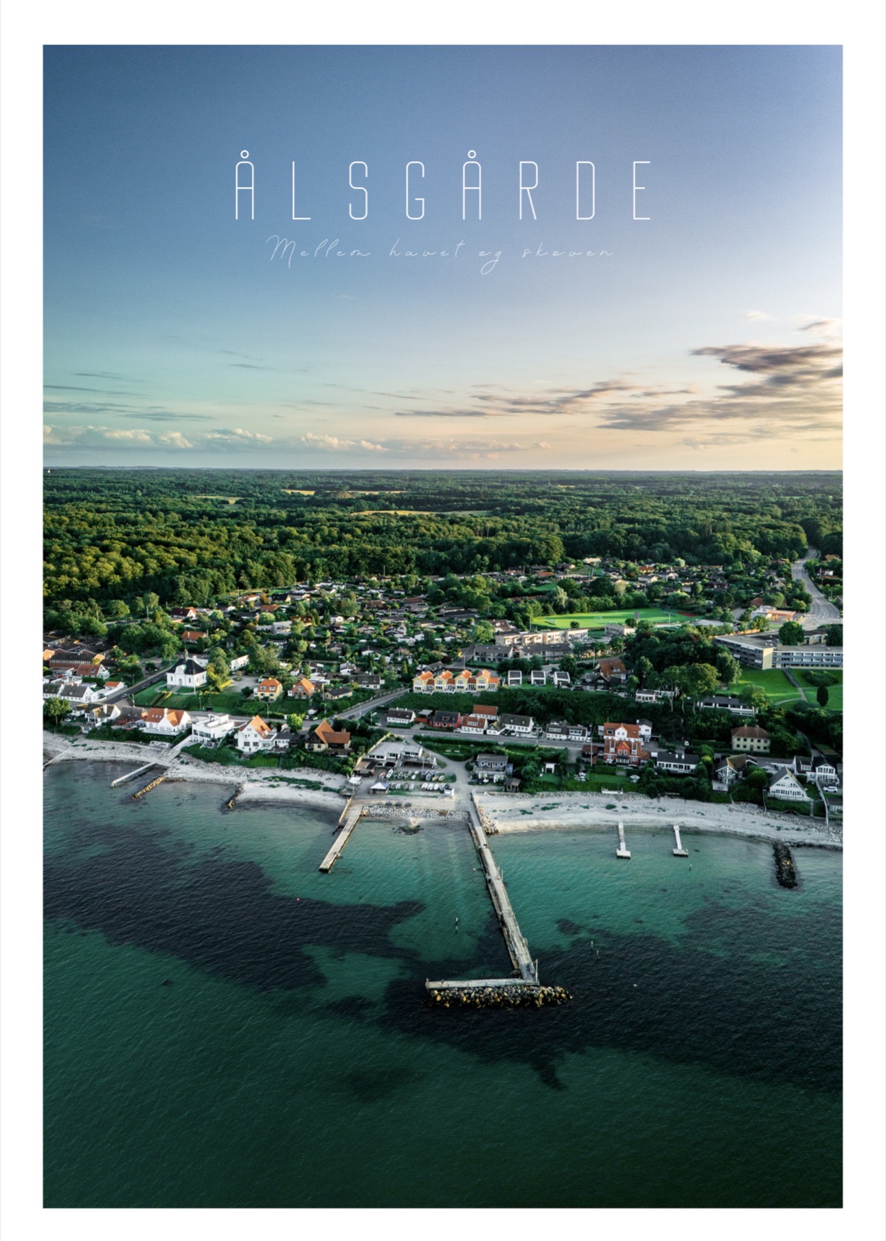 Plakat: Ålsgårde set fra havet en sommeraften
