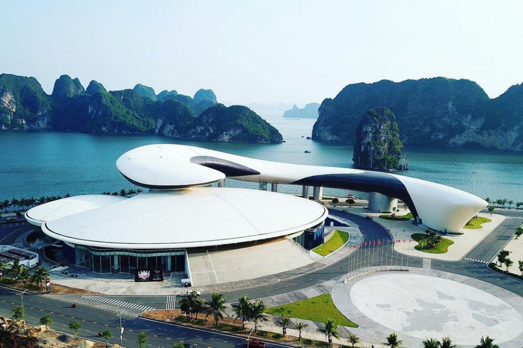 Cung Cá Heo Hạ Long Cung Cá Heo Hạ Long