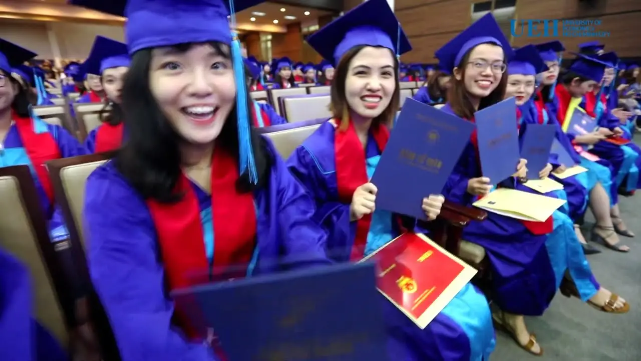 Làm bằng Đại học Kinh tế TPHCM - Nhanh chóng, Uy tín, Giá rẻ