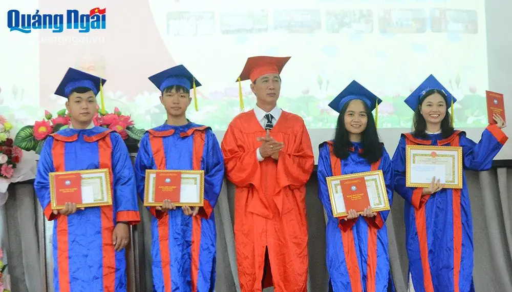 Làm bằng cao đẳng giá 3 triệu - Mở ra cơ hội thành công Làm bằng cao đẳng giá 3 triệu - Mở ra cơ hội thành công