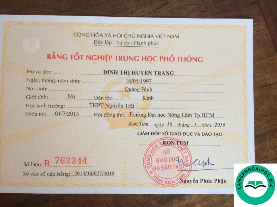 Làm bằng tốt nghiệp 12 giá rẻ, uy tín, tem phôi thật - Làm Bằng AZ