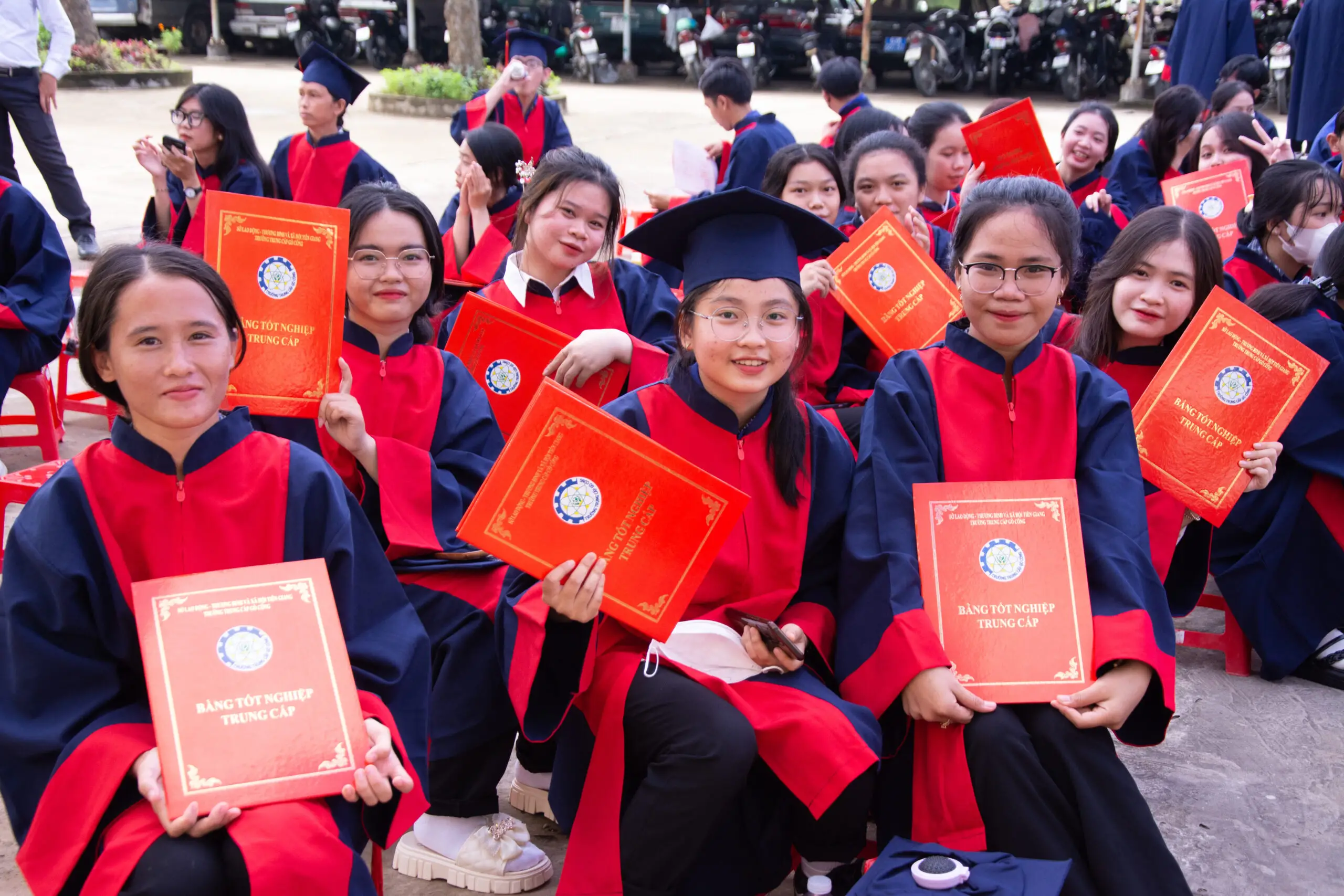 Làm Bằng Trung Cấp Uy Tín, Giá Rẻ, Bao Xin Việc Làm - Làm Bằng AZ Làm Bằng Trung Cấp Uy Tín, Giá Rẻ, Bao Xin Việc Làm - Làm Bằng AZ