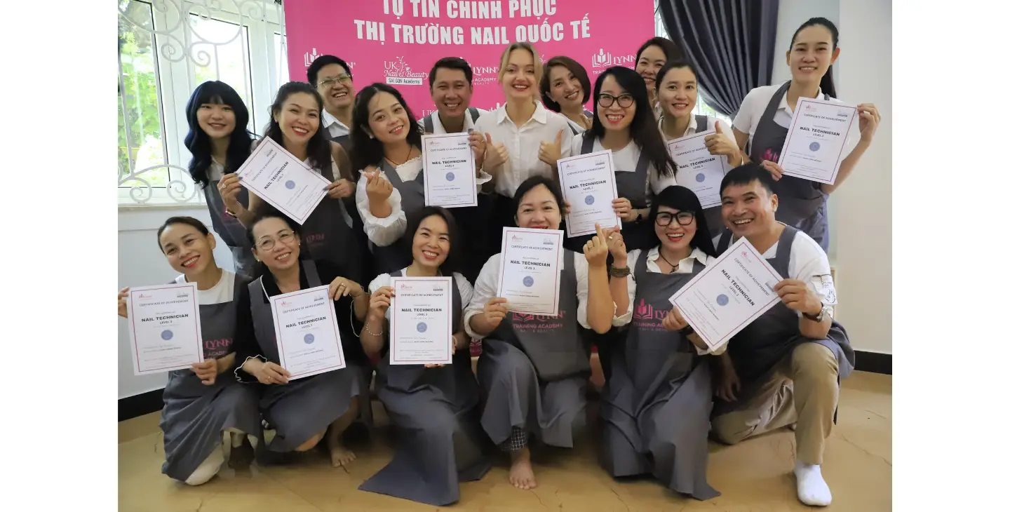 Học Nail Lấy Bằng Quốc Tế - Làm Bằng Nail Quốc Tế Uy Tín, Giá Rẻ, Tem Phôi Thật