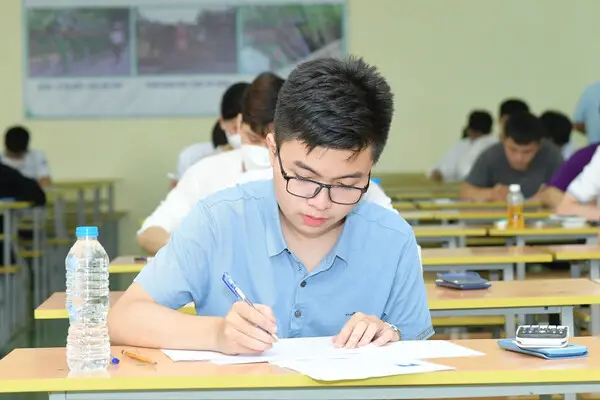 Nam 35 tuổi nên học nghề gì? Hướng dẫn chọn nghề phù hợp