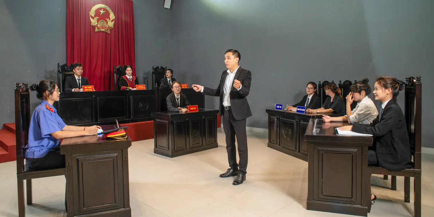 Học Văn Bằng 2 Luật Kinh Tế - Nâng Cao Cơ Hội Nghề Nghiệp