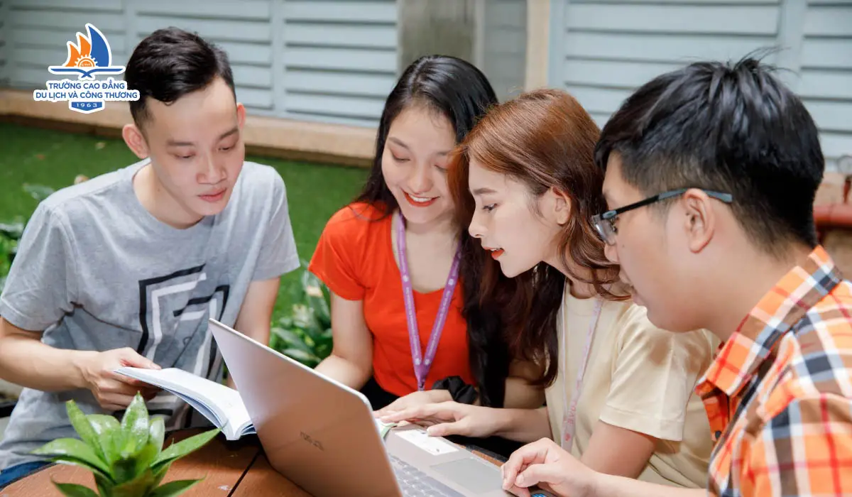 Có bằng cấp 2 nên học nghề gì cho nữ