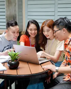 Có bằng cấp 2 nên học nghề gì cho nữ